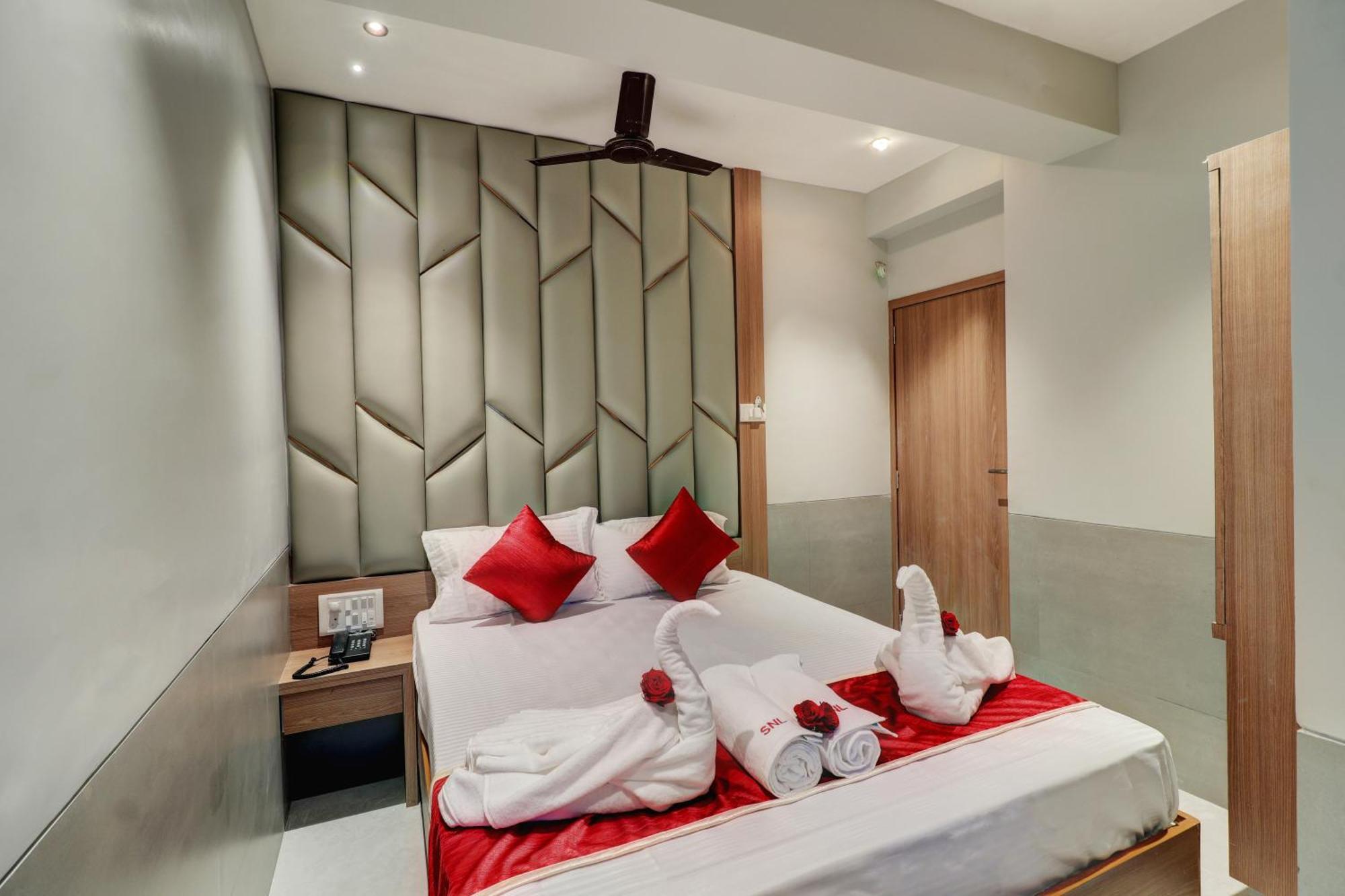 Hotel Sai Nidhi Residency à Navi Mumbai Extérieur photo